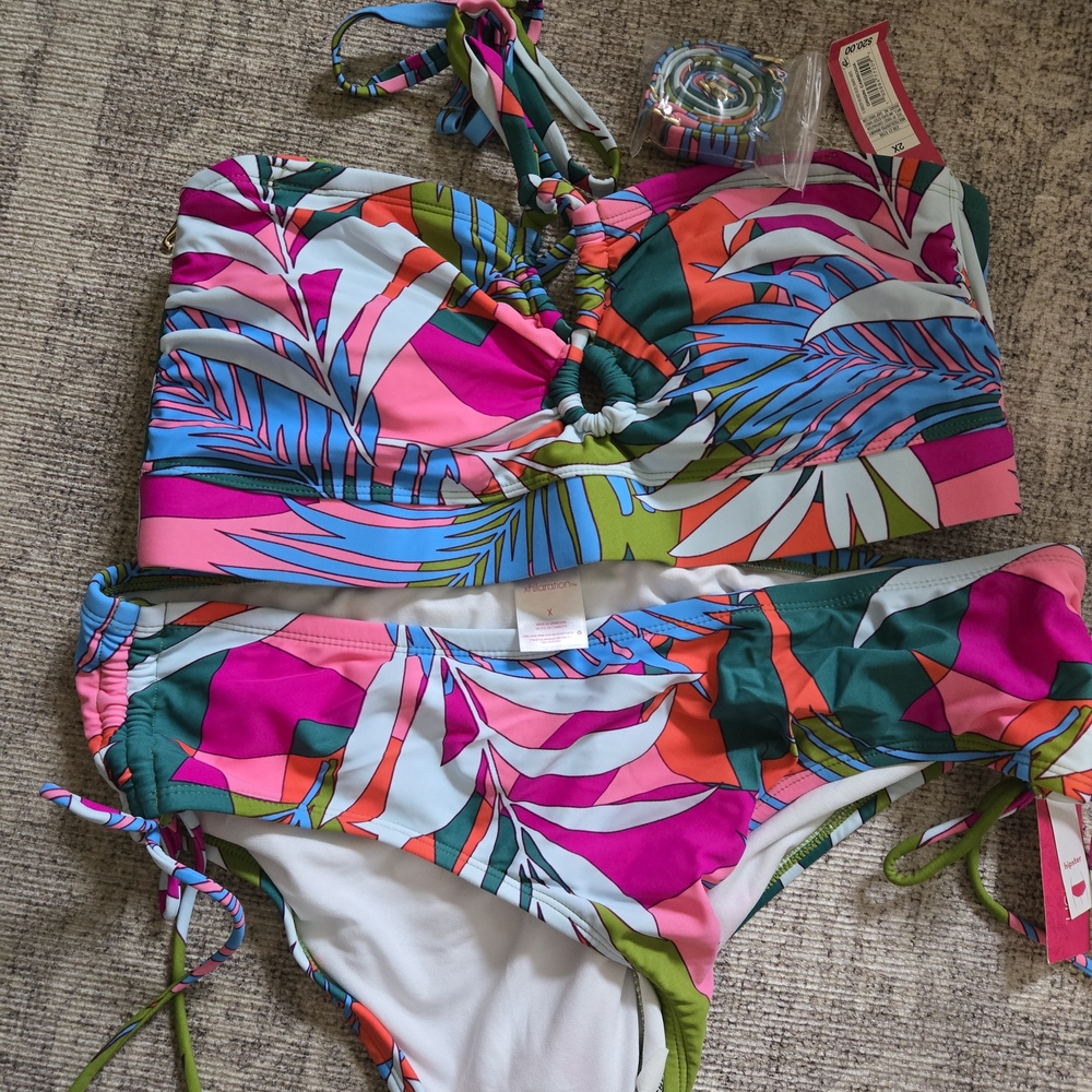 NWT Tropical Leaf Print Bikini Set